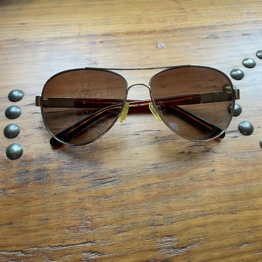 Tory Burch NWOT Eleanor Pilot Sunglasses - Picture 2 of 8